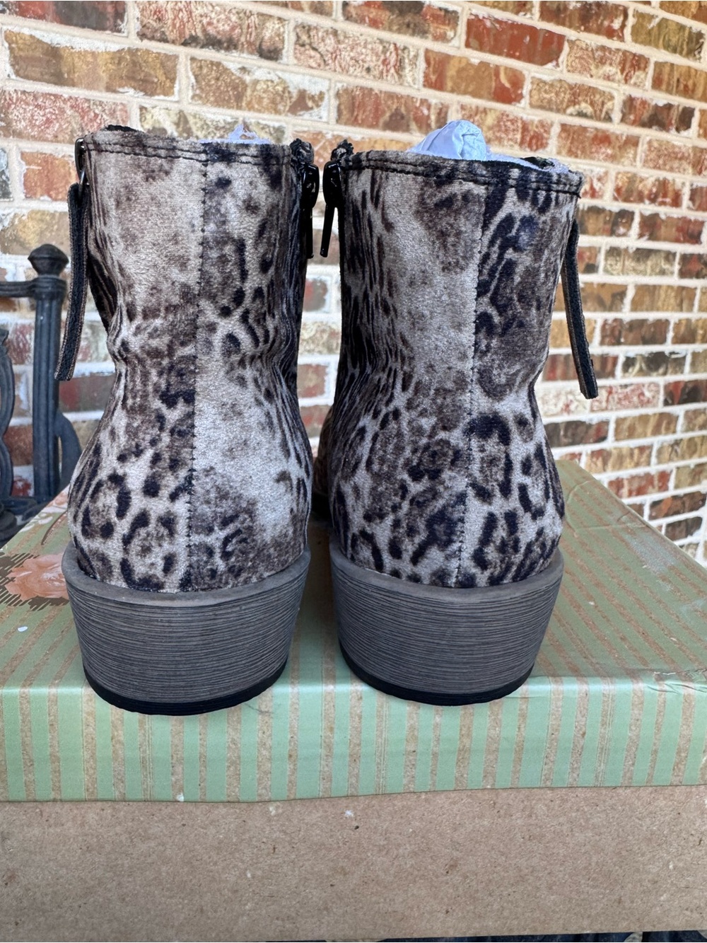 Very G Divine Leopard Print Ankle Booties LIGHT Taupe Women’s Size 9.5 NIB - Picture 6 of 9